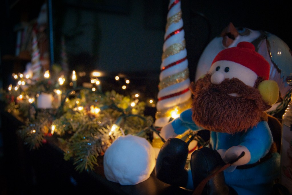 14-DEC-2013: Yukon Cornelius hanging out near the TV in the apartment.