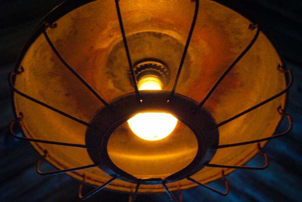 19-SEP-2013: Interesting lighting fixture at the Phoenix on La Cienega.